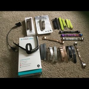 Used Fitbit Alta Tracker Black Leather + 14 Bands